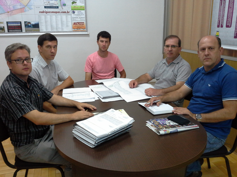 EXECUTIVO SE REÚNE COM ENPHASE E CORSAN